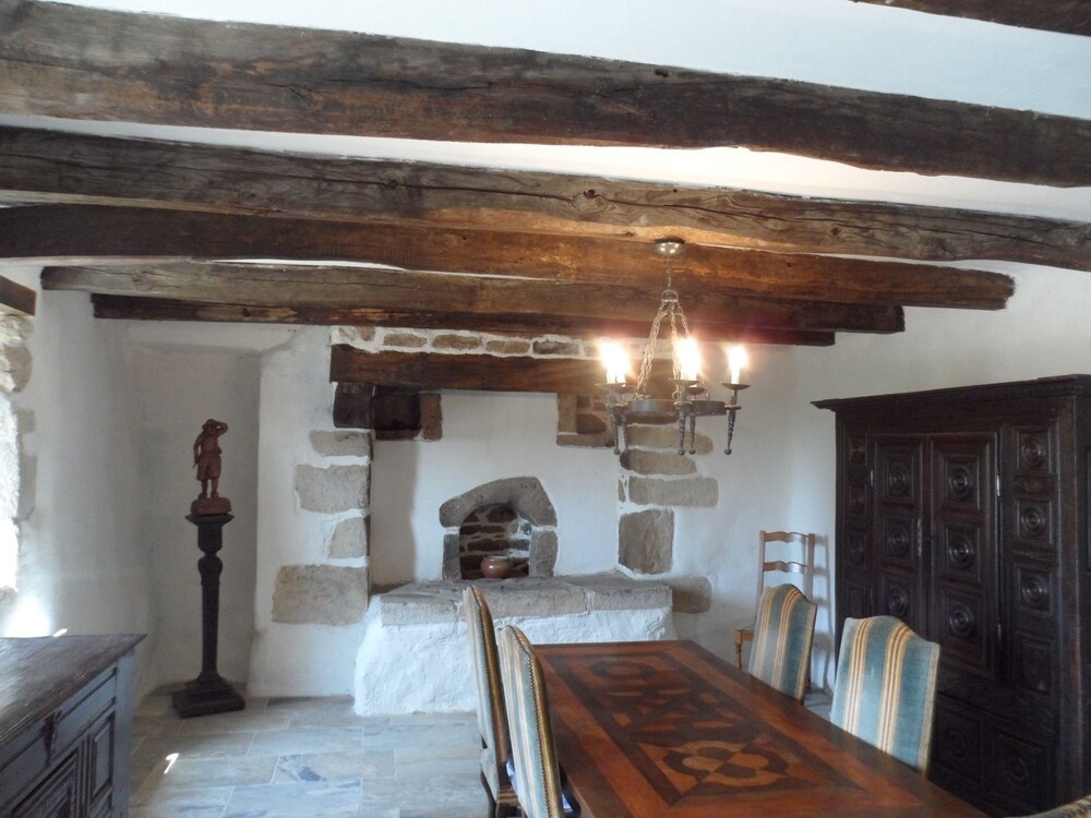 House With in Plogastel saint germain With Enclosed Garden