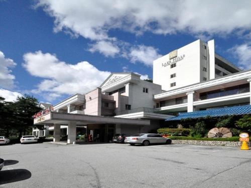 Lake Hills Sokrisan Hotel