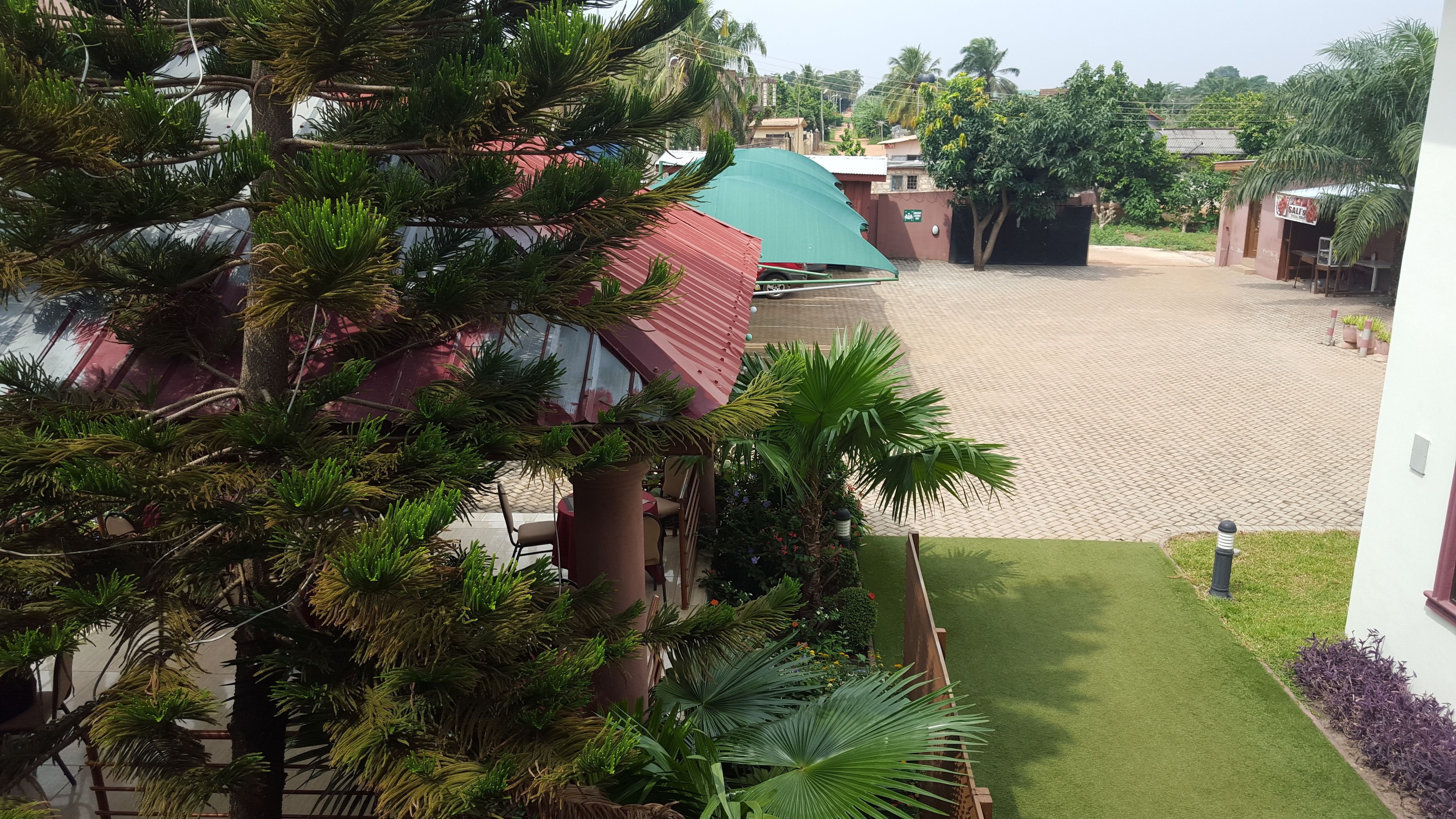 Restall Guest Lodge