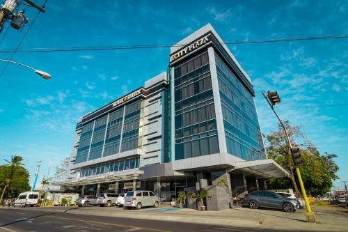 City Plaza Hotel & Suites