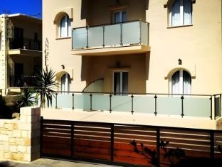 Angelica Studios And Apartments