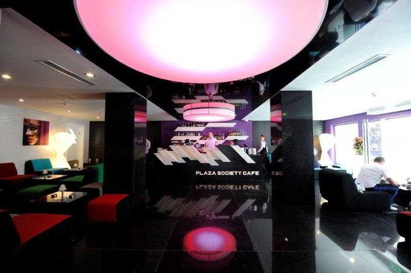 Plaza V