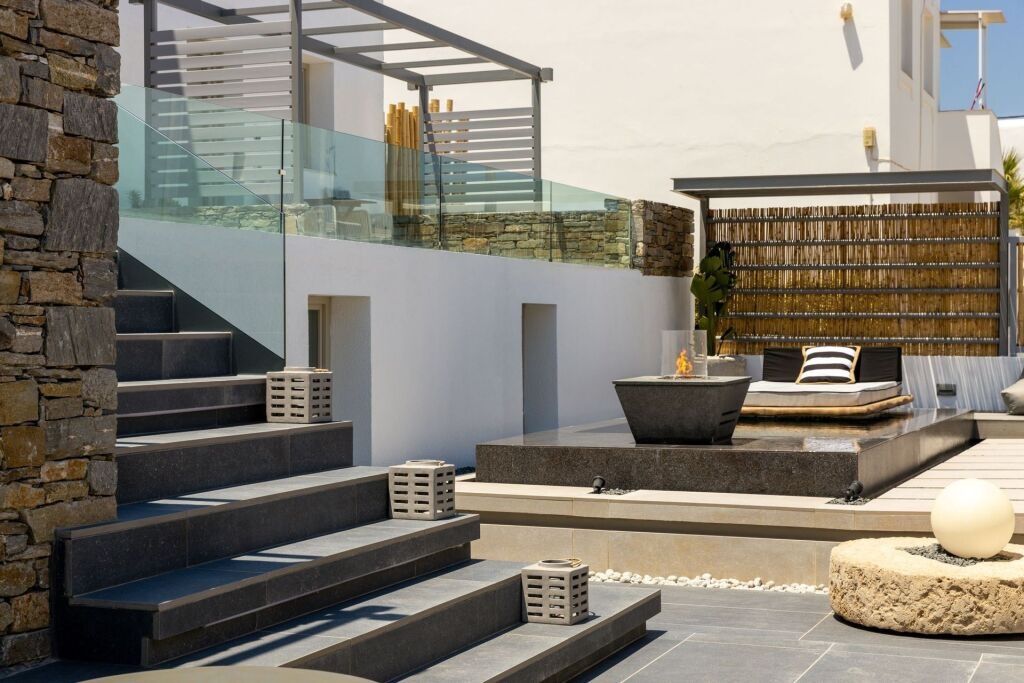 Parion Opus - Adults Only