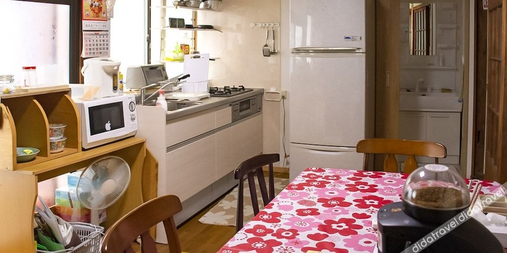 Guesthouse R Cafe Asso