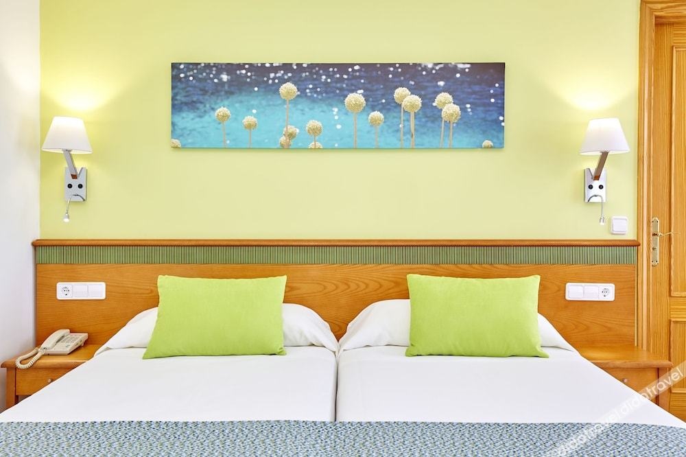 Universal Hotel Laguna