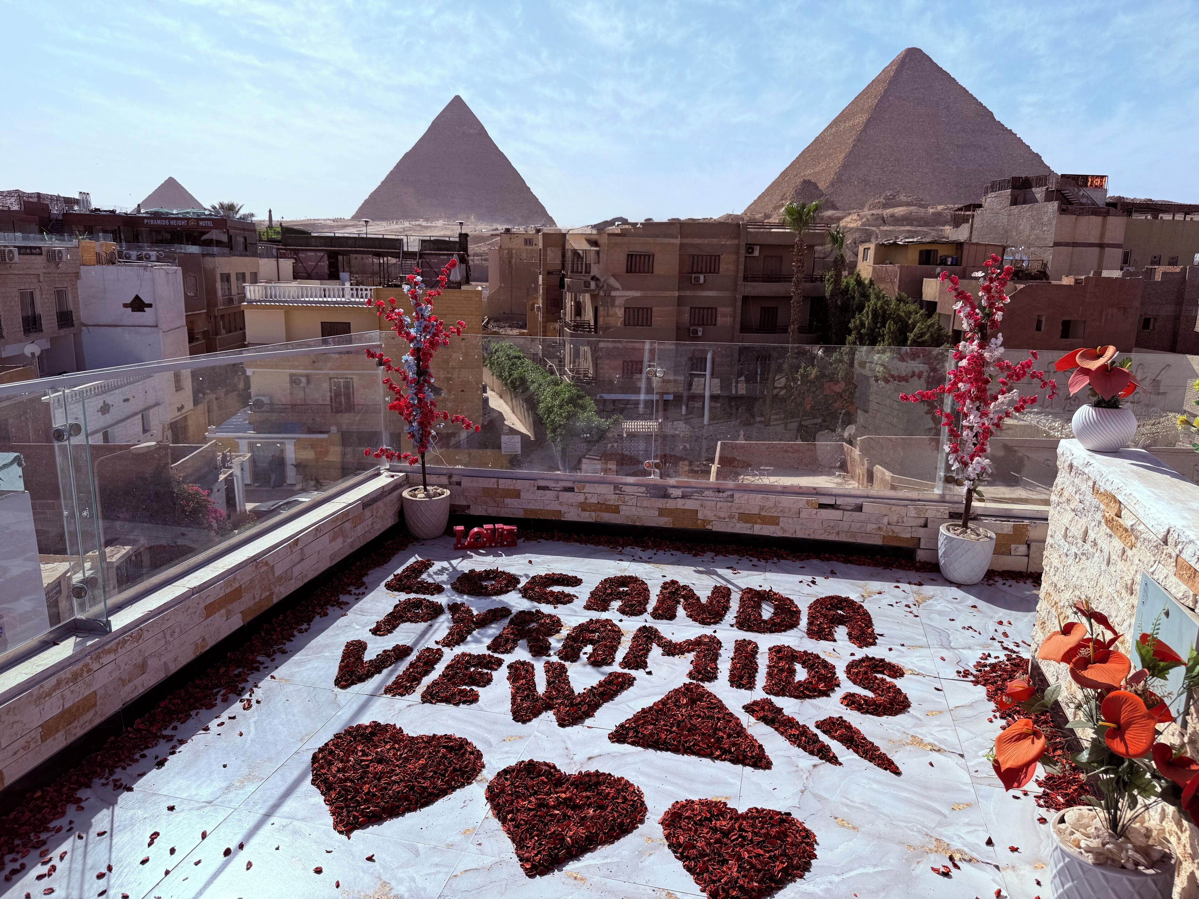 Locanda pyramids view