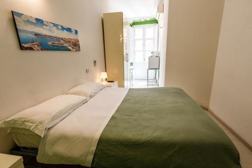 Onlyrooms II - Old Town & Typical Food