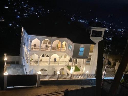 After 5 Apartment 2, 3 Spacious En-suite Bedrooms