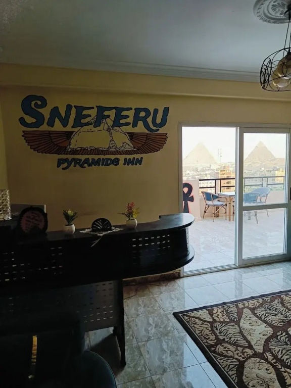 sneferu pyramids inn