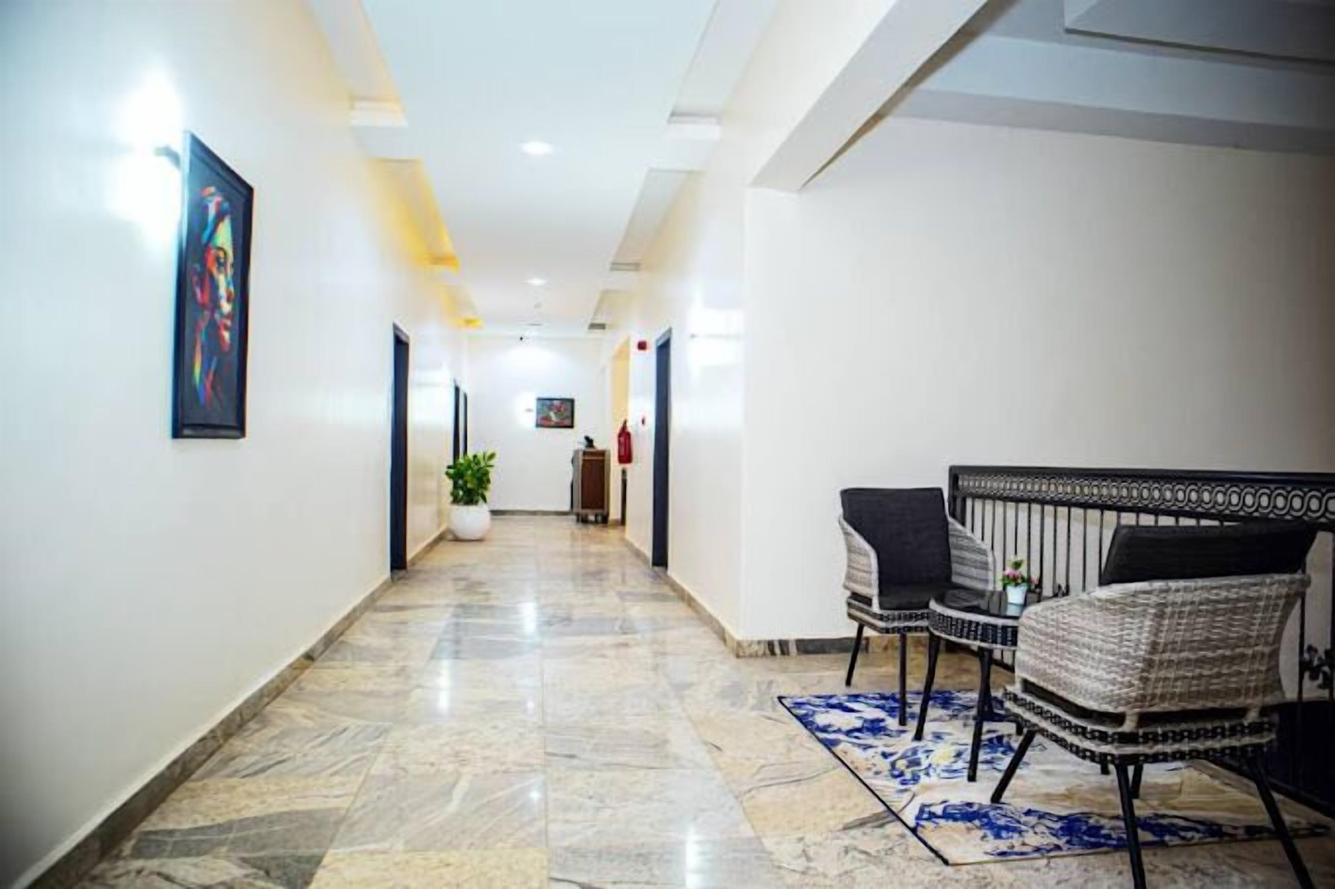 Pula Pula Luxury Hotel and Suites