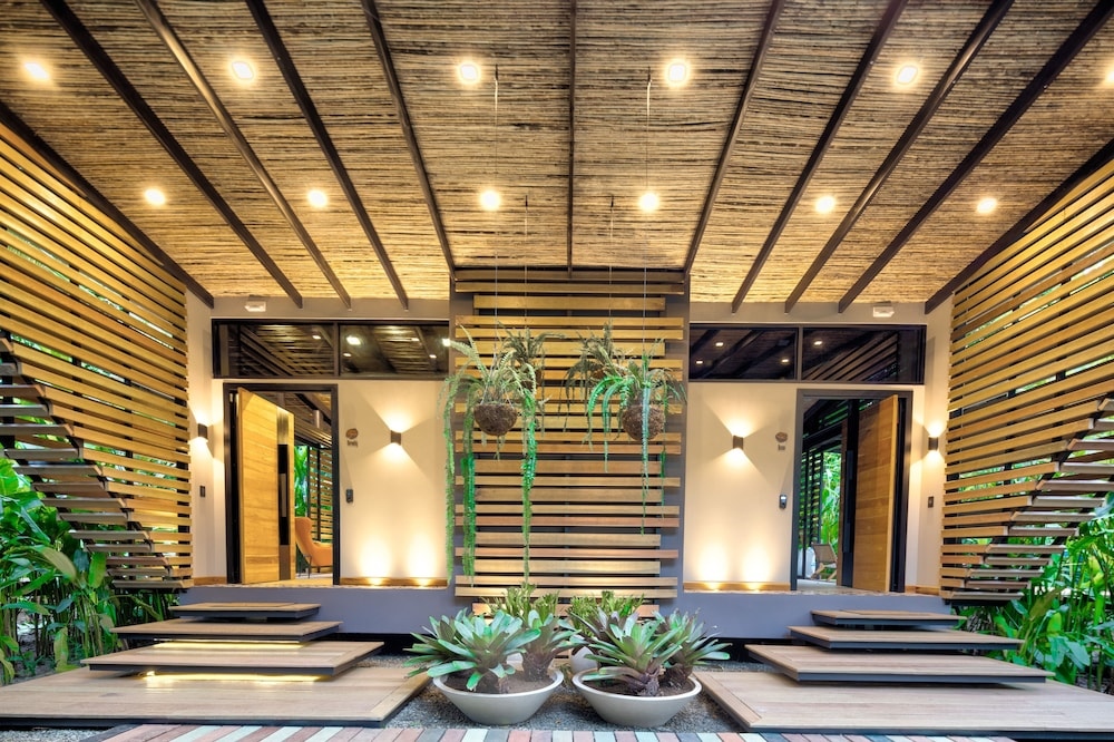 aWa Beach Hotel