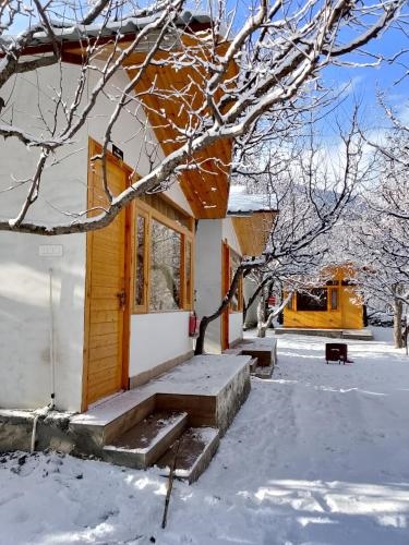 nine Apple Resort Dharali Harsil