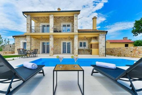 Luxury Stone Villa Banovi With Heated Pool