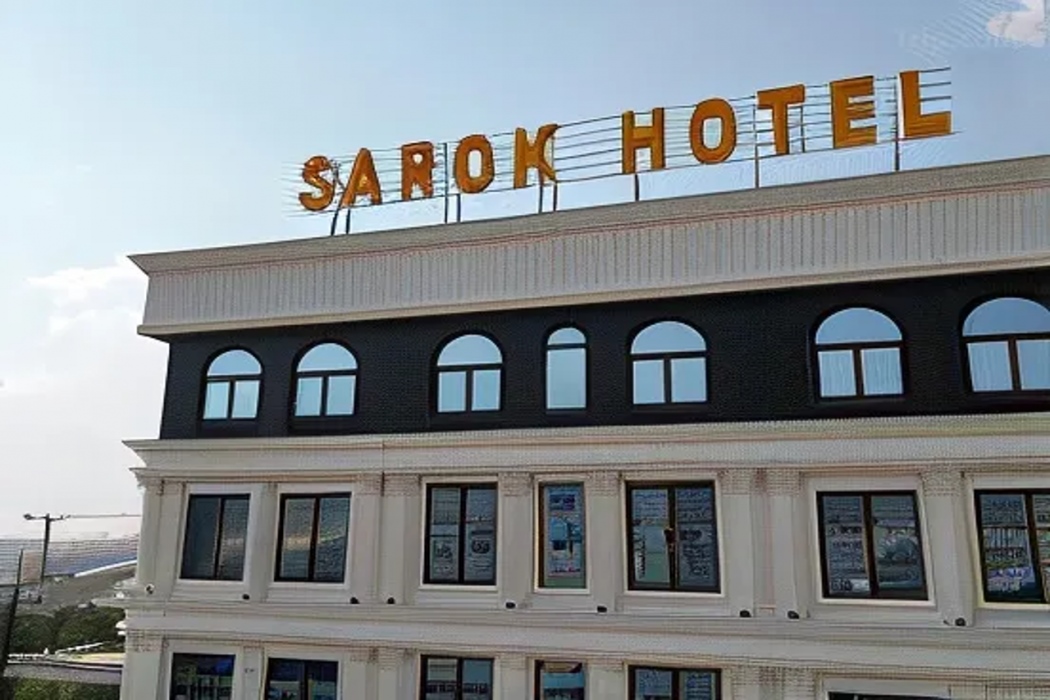 Sarok Hotel