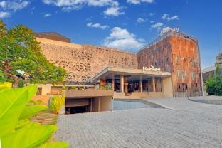 Sunday Hotel Arshika Sunset Road