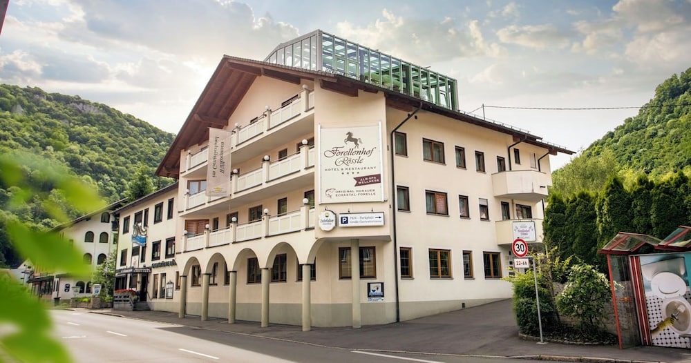 Forellenhof Rossle Hotel & Restaurant