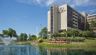 DoubleTree by Hilton Chicago - Oak Brook
