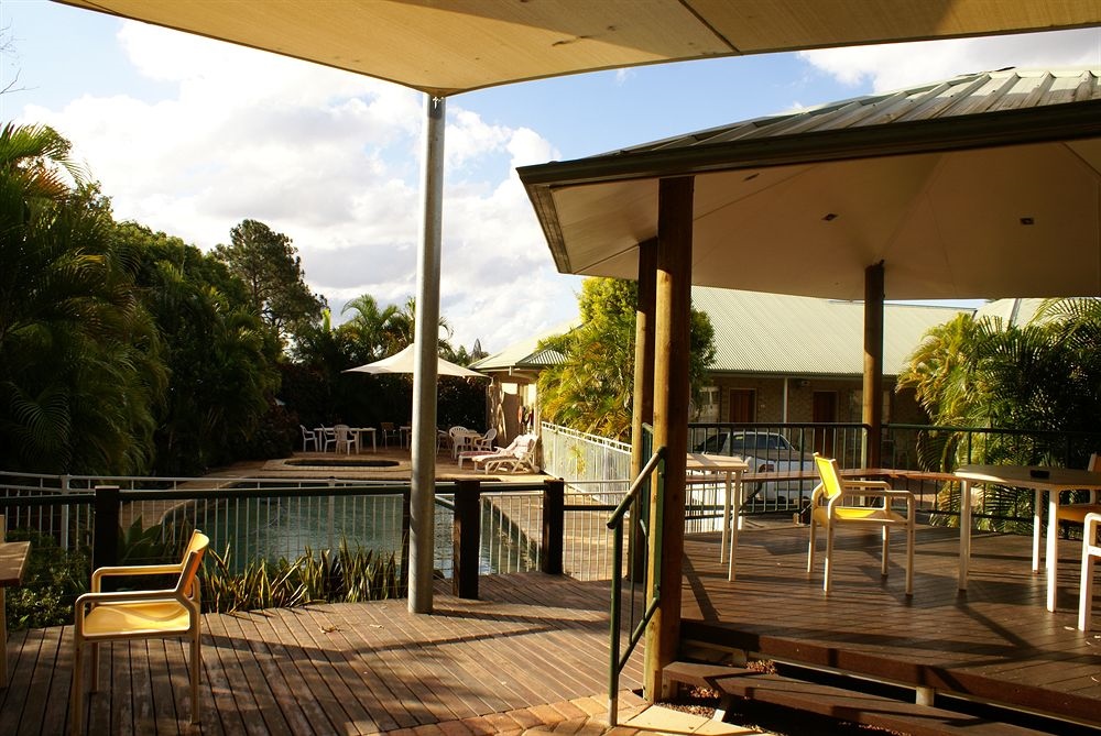 Coopers Colonial Motel