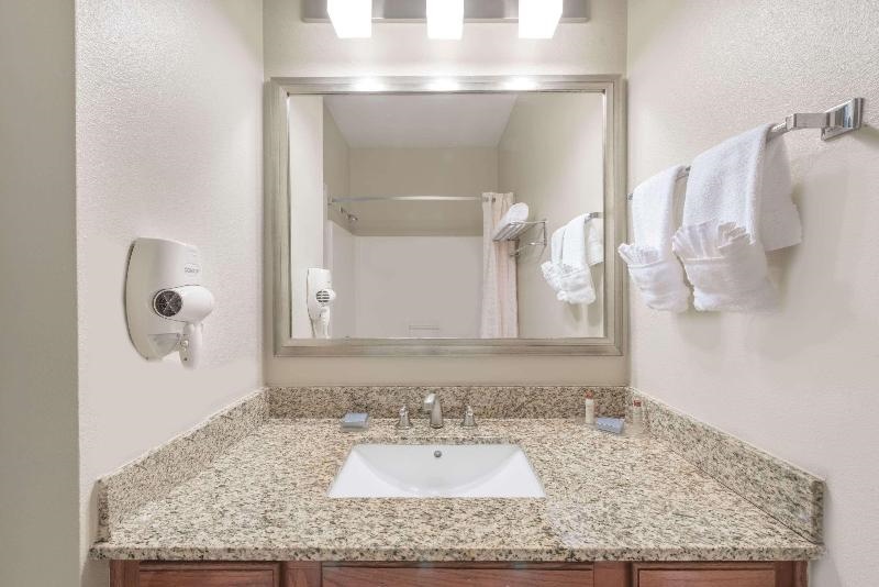 MainStay Suites Addison-Dallas