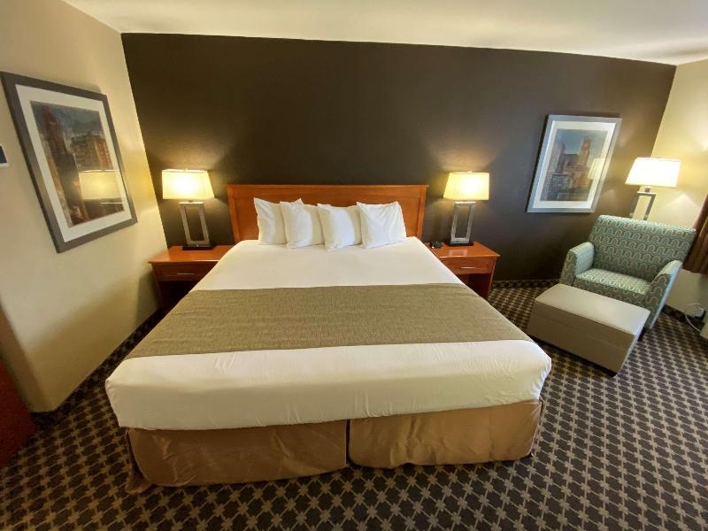 Best Western Strathmore Inn