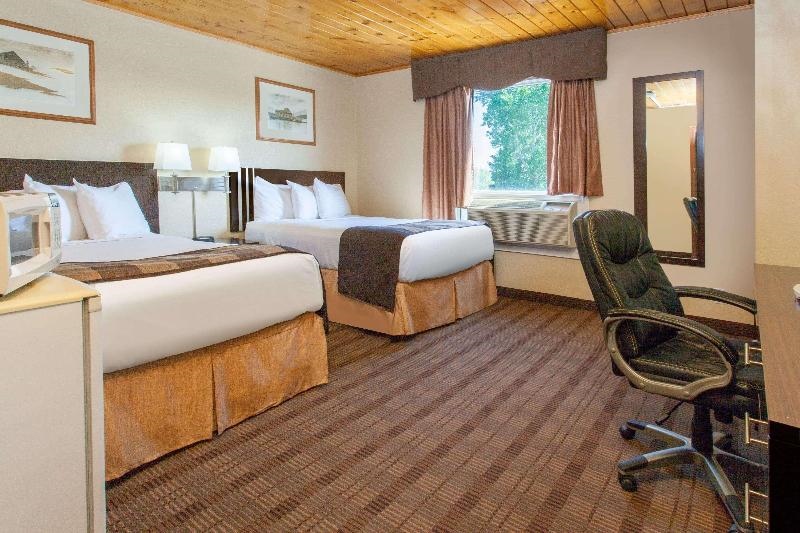 Econo Lodge Inn & Suites