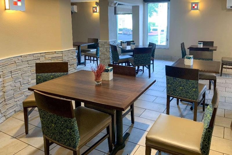 Comfort Inn & Suites East Hartford - Hartford