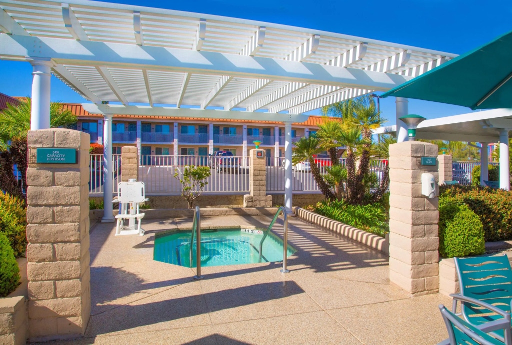 Best Western Plus Hilltop Inn