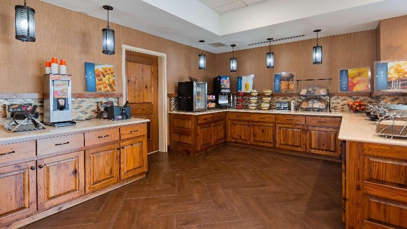 Best Western Colonial Inn