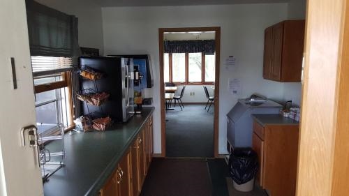 Budget Host Inn Detroit Lakes