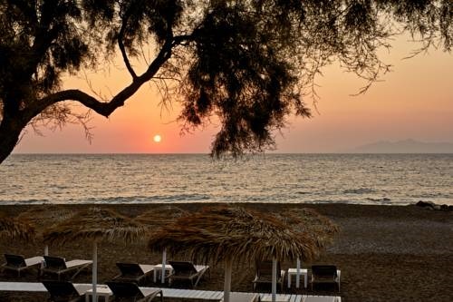 Costa Grand Resort & Spa