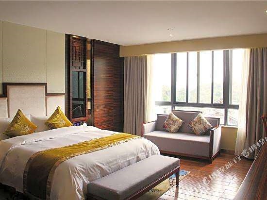 Longmen Shuidu Yangxin Valley Hot Spring Hotel