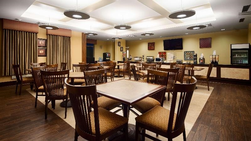 Best Western Plus University Park Inn & Suites
