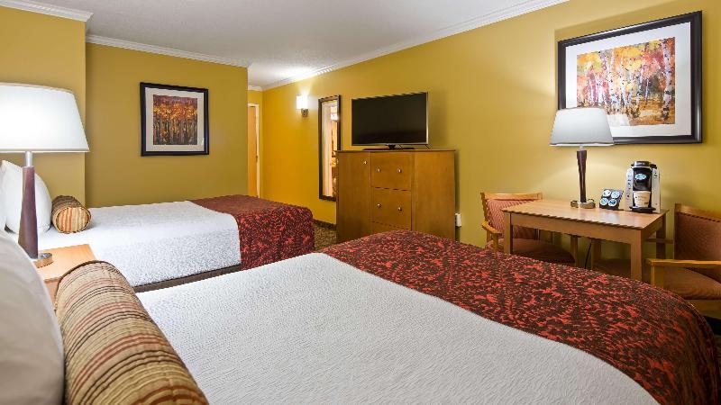 Best Western Plus Windjammer Inn & Conference Center