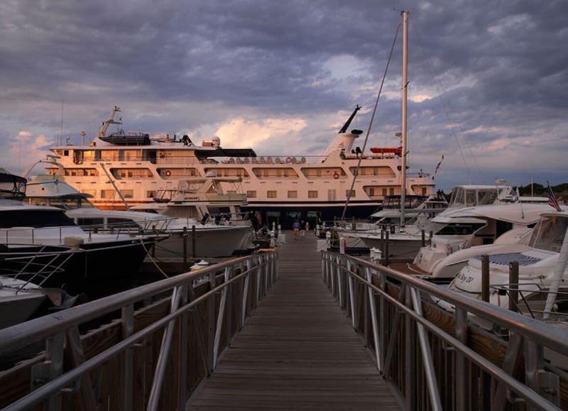 Charlevoix Inn & Suites SureStay Collection by Best Western