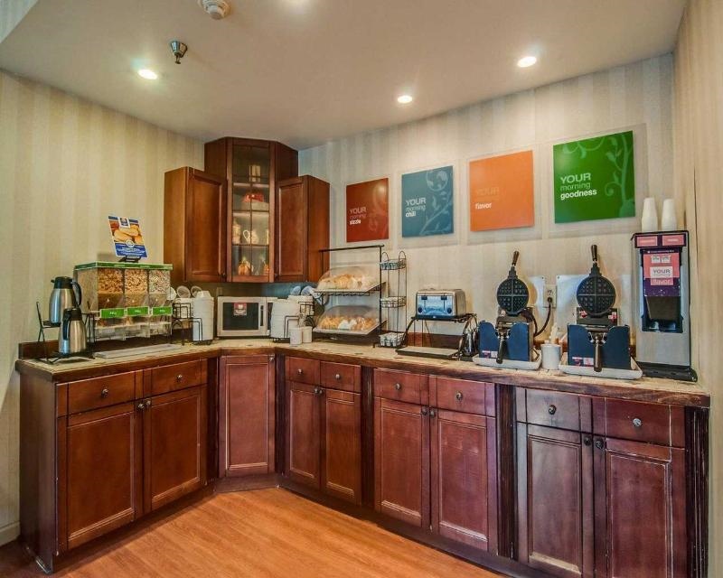 Comfort Inn & Suites