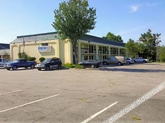 Red Carpet Inn & Suites