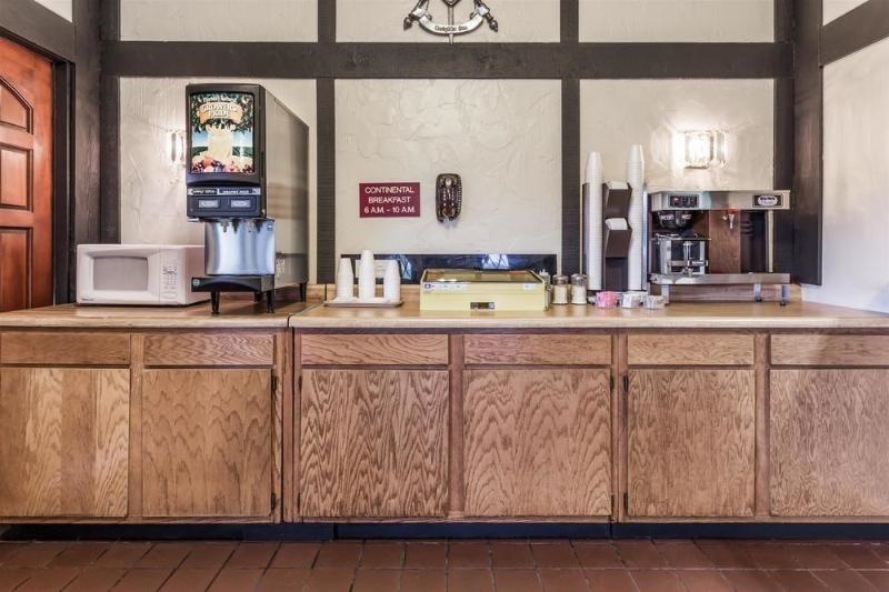 Knights Inn Racine