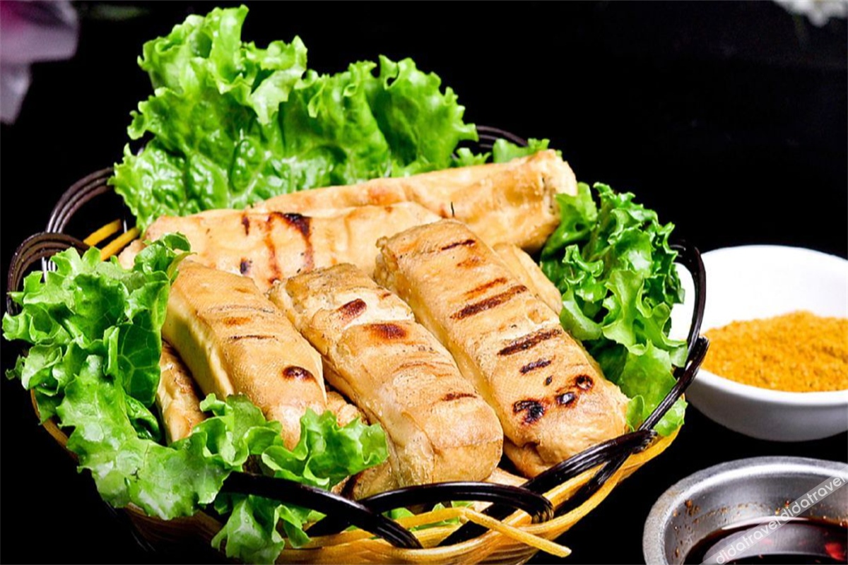 Vienna Hotel Maitre Lake spring Township Hot Spring Shop