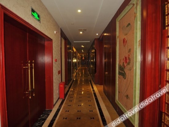 Chongzhou Lanfeng Hotel