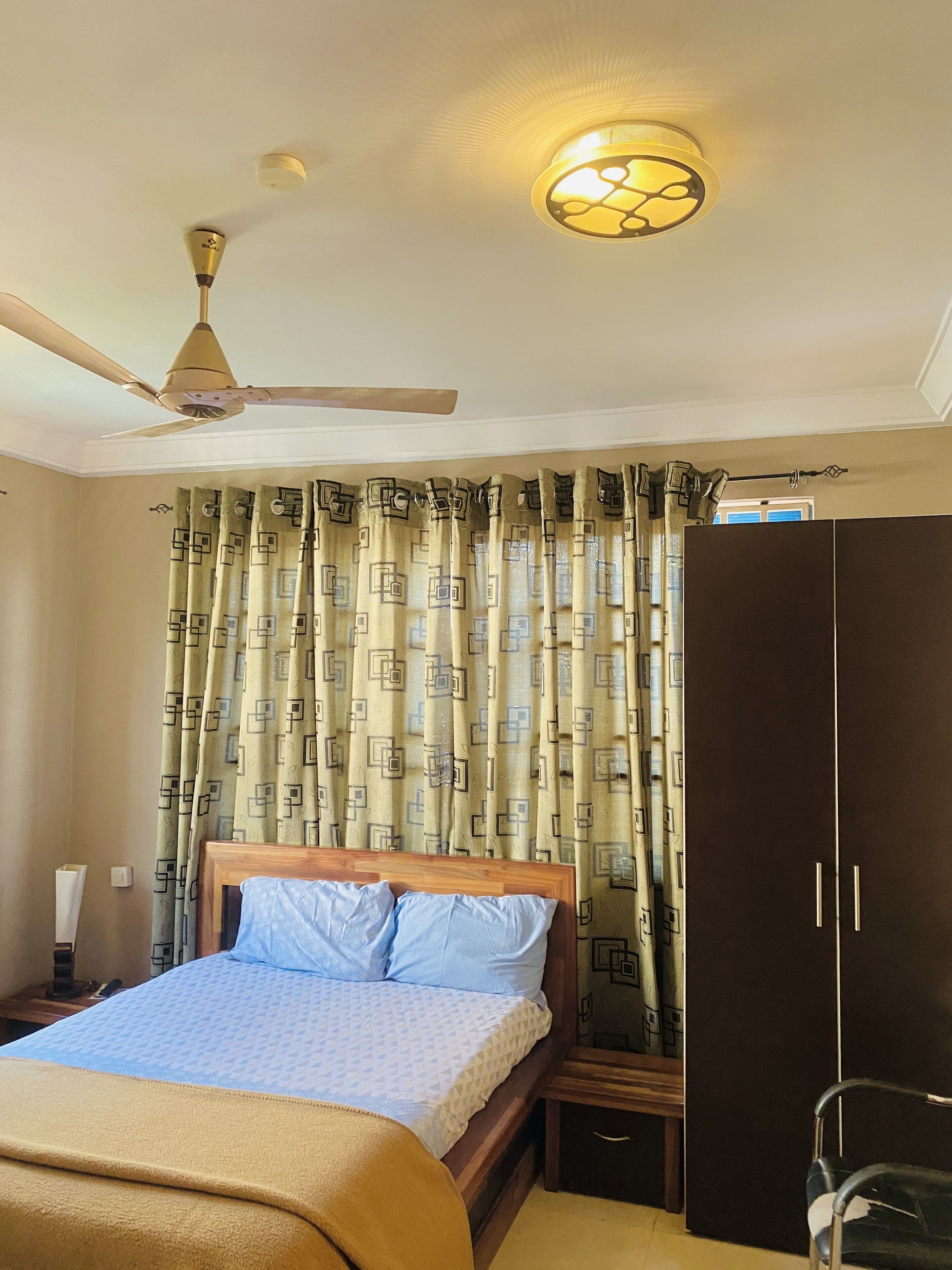 Luxurious Ten-Bedroom Lodge Apartment