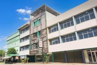 Capital O 94344 Hostel 77