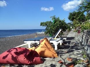 Solaluna Beach Homestay