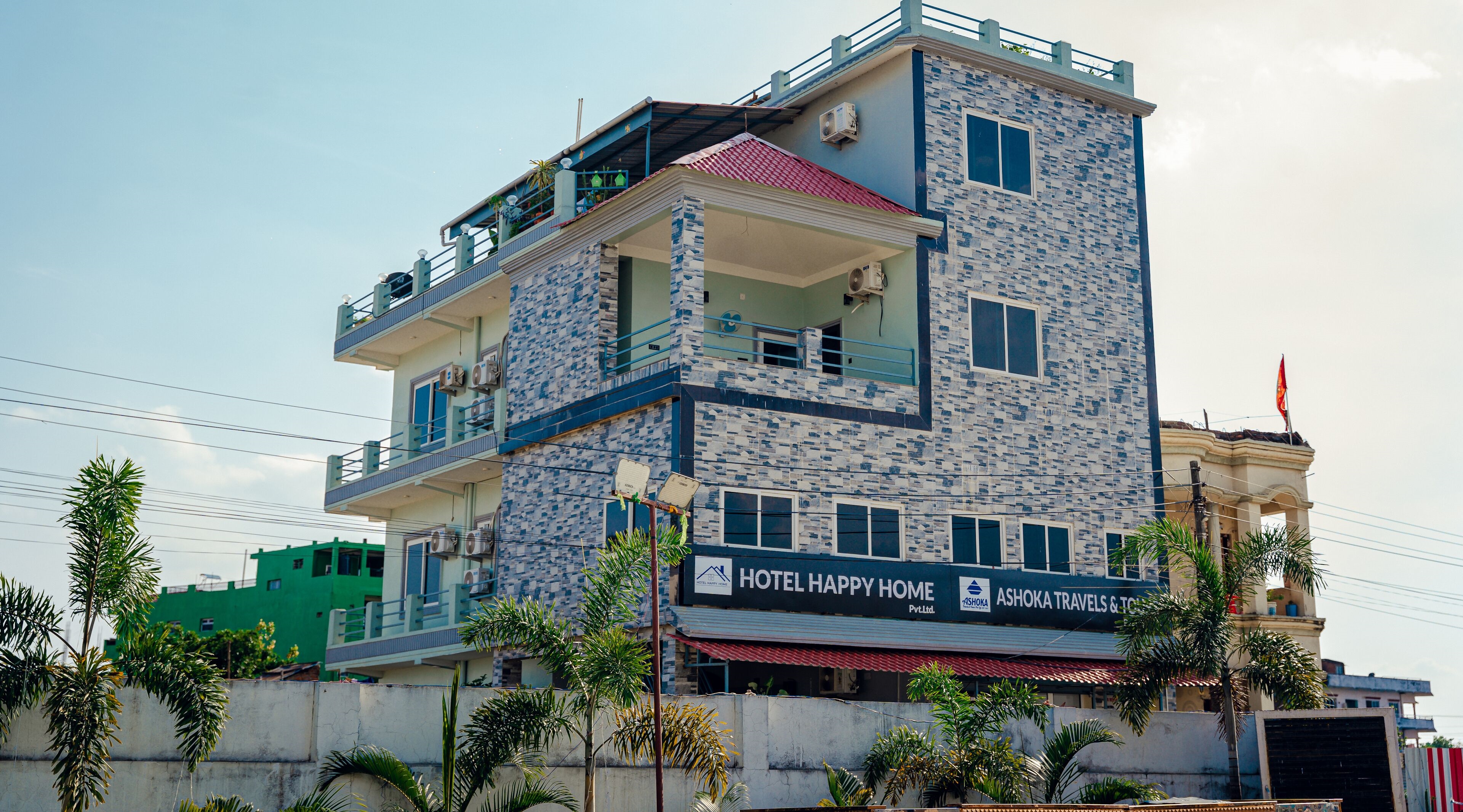 Hotel Happy Home