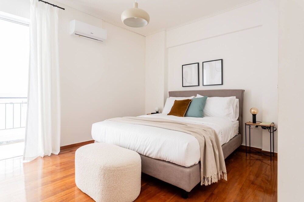 Faliro Sunlit 3BR Apartment