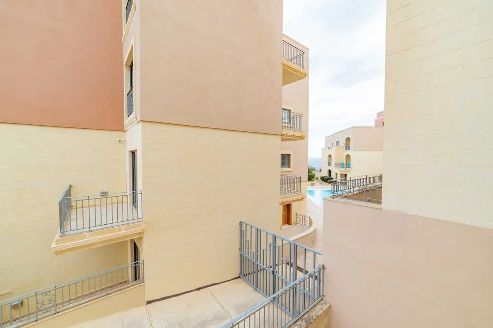 Luxury Seaview & Pool-hosted by Sweetstay