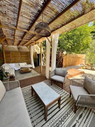 La Belle Dame sans Regrets