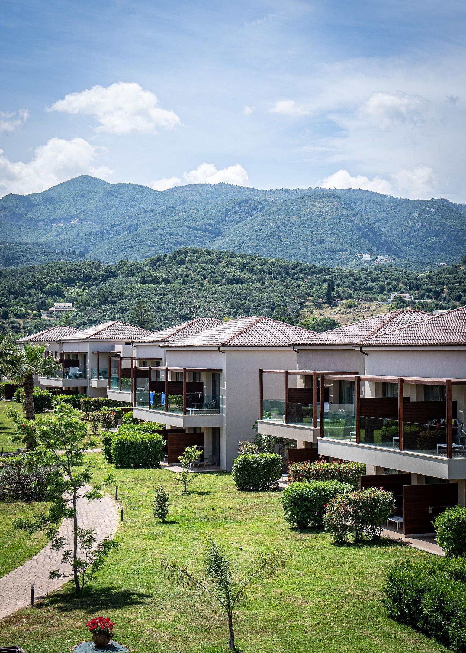 Almyros Beach Resort & Spa