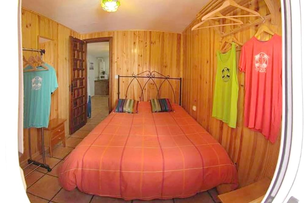 One Bedroom Bungalow With Enclosed Garden And Wifi At Tarifa