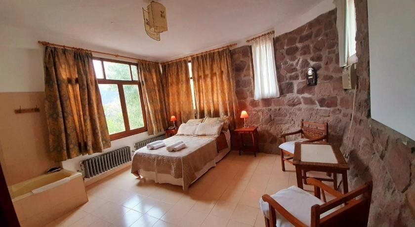 Cerro Uritorco Hotel