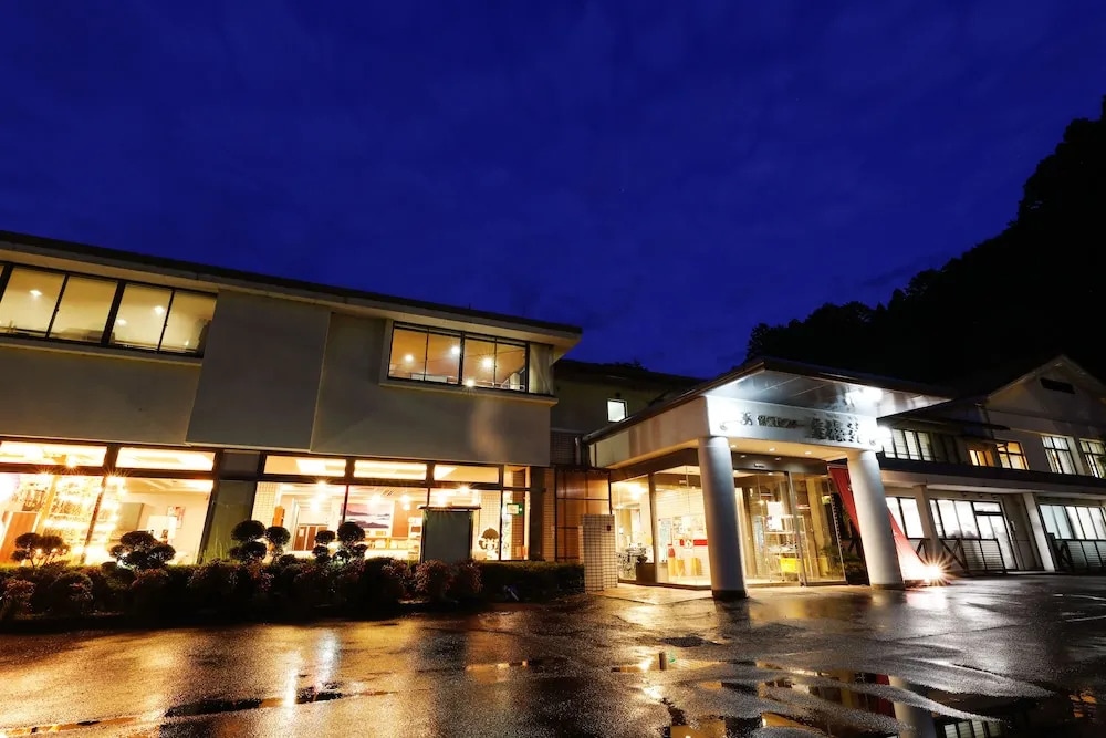 Tamagohada Bijin no Yu Miharuen